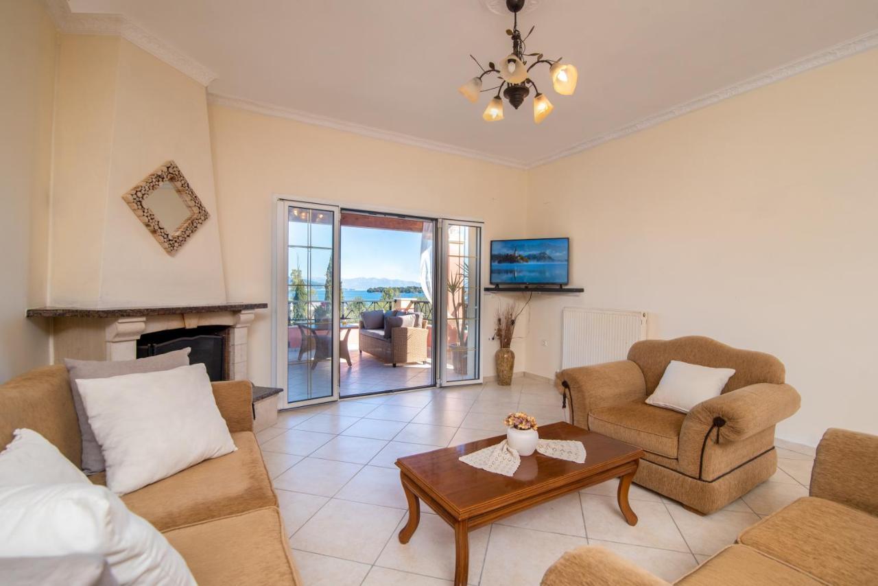 Yanna's Sea View House *